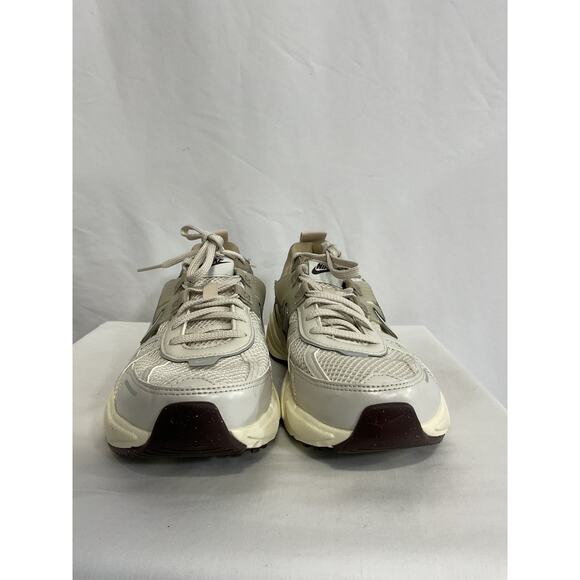 Nike 'V2K' White Run Sneaker Size 8.5 - Picture 4 of 5